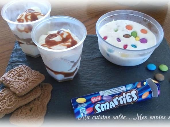 Glace façon Sunday aux Smarties spéculoos et cookies