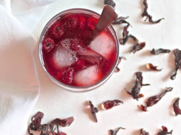 Thé glacé Earl Grey à l'hibiscus séché bio, fleur d'oranger et framboises