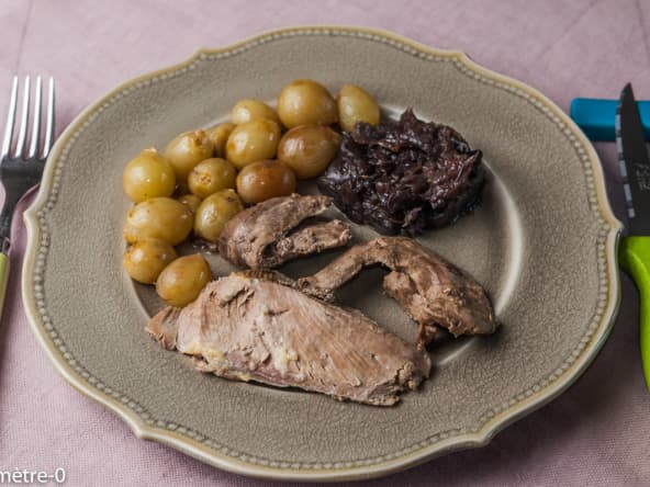 Canard, raisins et confit d'oignons