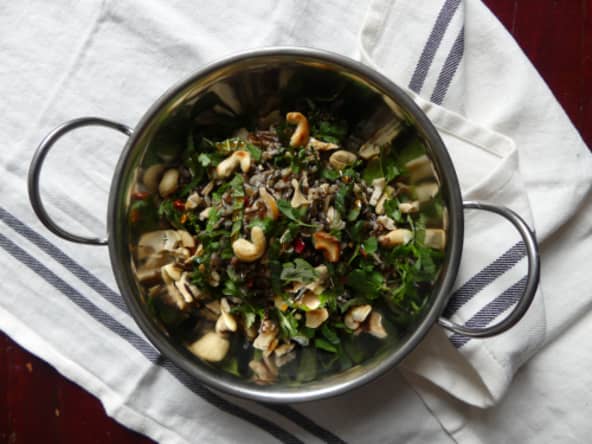 Salade de riz sauvage, poulet et légumes