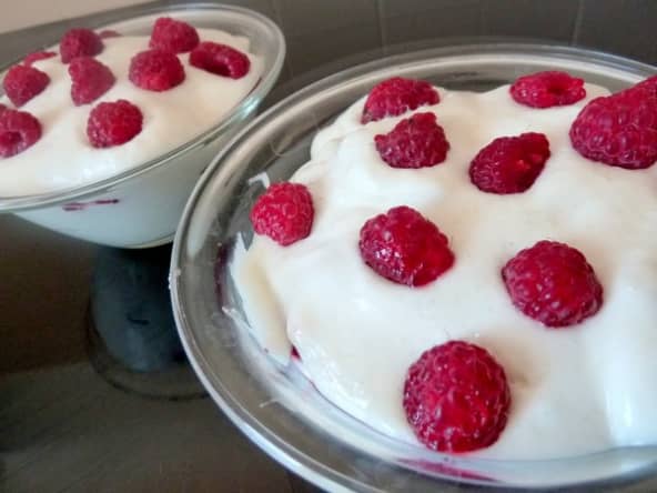 Mousse citron aux framboises