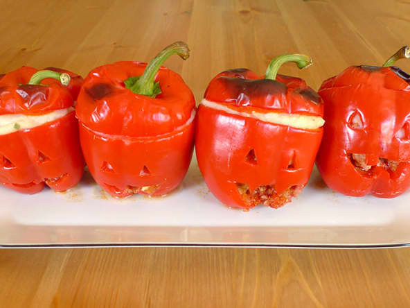 Poivrons Jack o'Lantern farcis
