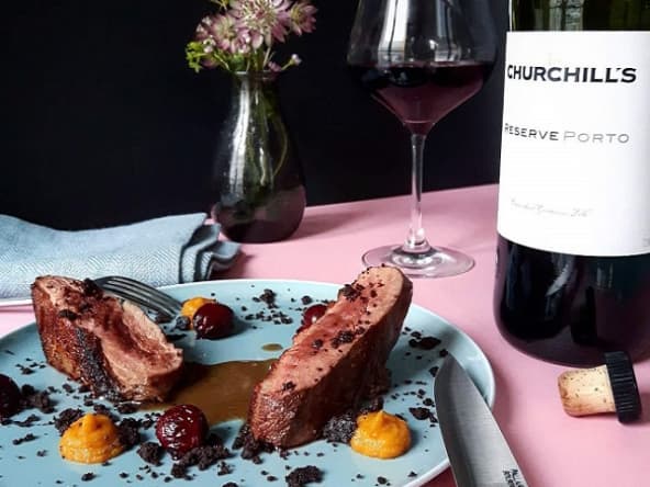 Magret de canard, cerises et cacao