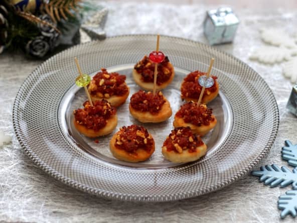 Médaillons de boudin blanc en crumble de chorizo et noisettes