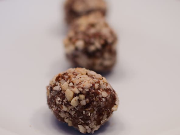 Truffes au chocolat et à la noisette
