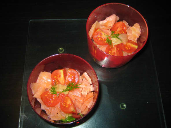 Verrines saumon fumé et petits légumes croquants à la coriandre fraîche et au citron vert
