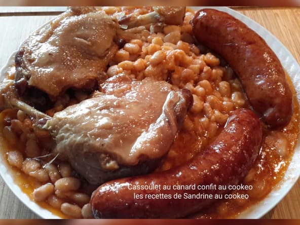 Cassoulet au confit de canard et saucisses fumées