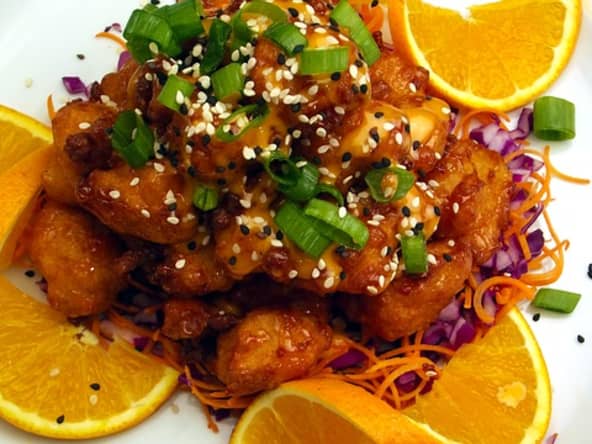 Crevettes au miel, beurre, oignons verts, orange