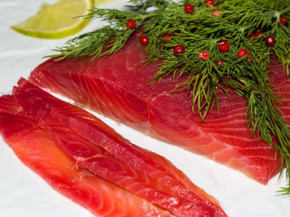 Saumon Gravlax à la betterave rouge