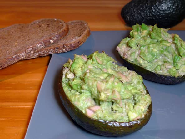 Avocats cuits au thon