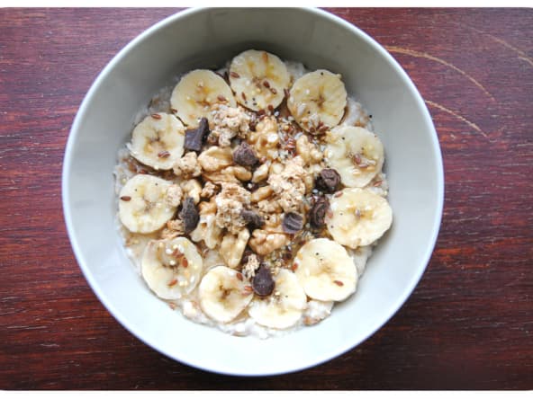 Porridge aux flocons de seigle banane et chocolat