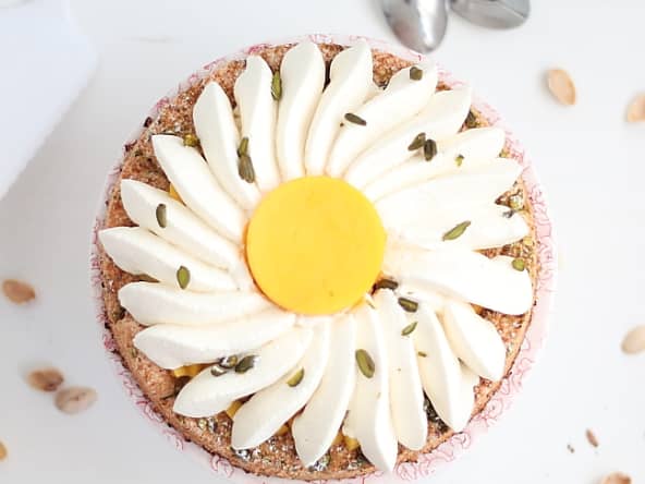 Tarte pistache, mangue et jasmin