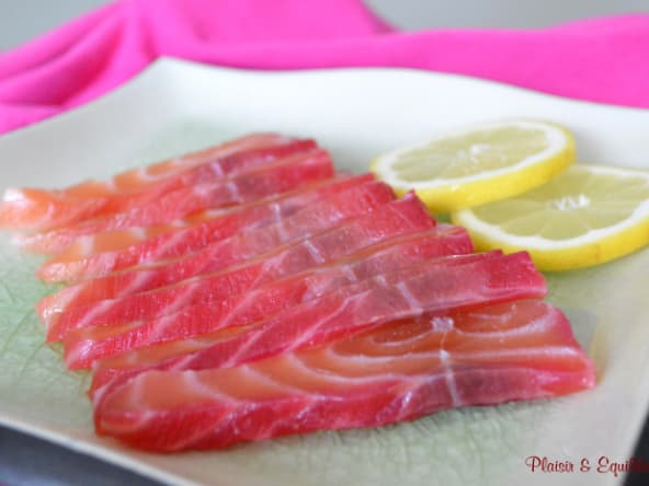 Filets de saumon gravlax à la betterave rouge et à la vodka