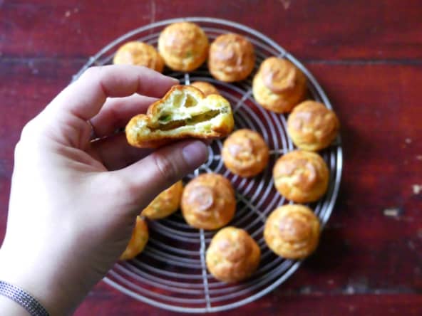 Petites gougères au comté et à la ciboulette