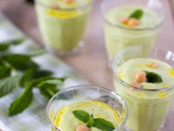 Crème de courgettes, menthe fraîche et pois chiches