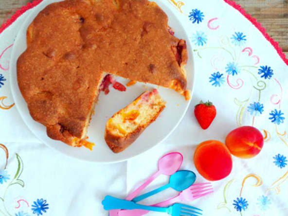 Gâteau abricots fraises