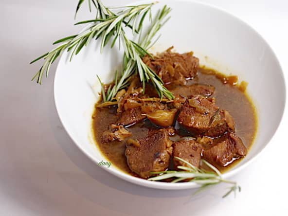 Mijotée de veau à l'ail et au romarin