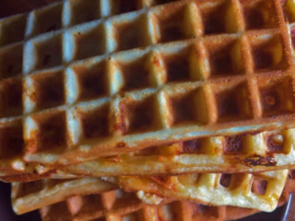 Gaufres à la farine de maïs et au cheddar à servir en entrée