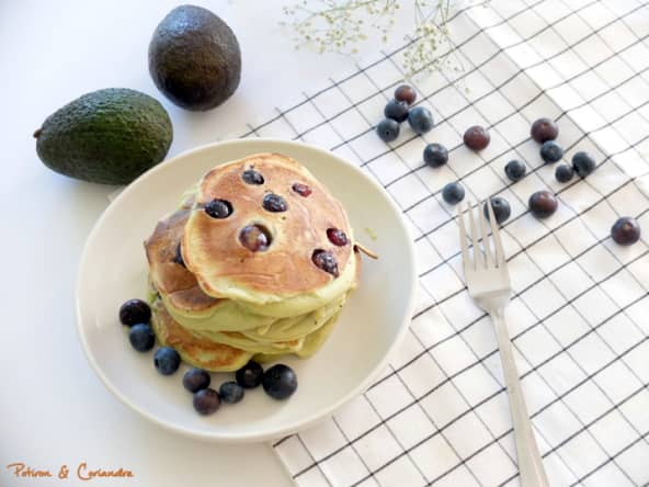 Pancakes avocat myrtilles