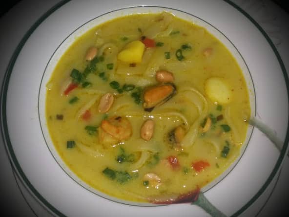 Soupe thaïe aux fruits de mer et au curry vert