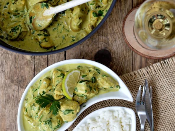 Poulet au lait de coco, curry et citron vert