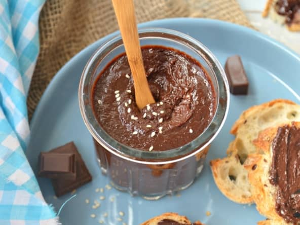 Pâte à tartiner maison au chocolat et tahini