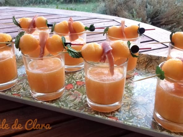 Soupe froide de melon en verrine