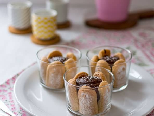 Verrines chocolat, coeur coco, biscuit cuillère