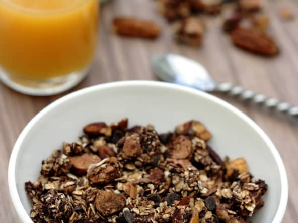 Muesli au chocolat, noisettes et noix de pécan