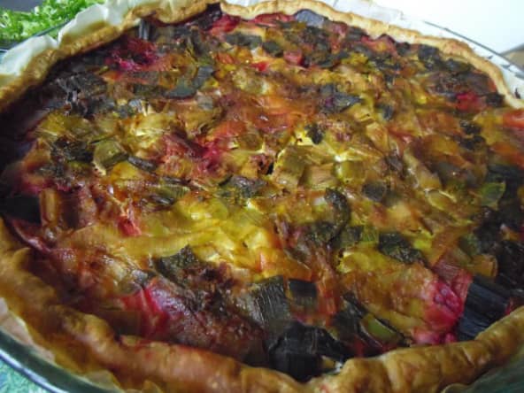 Tarte vegan aux poireaux et à la betterave