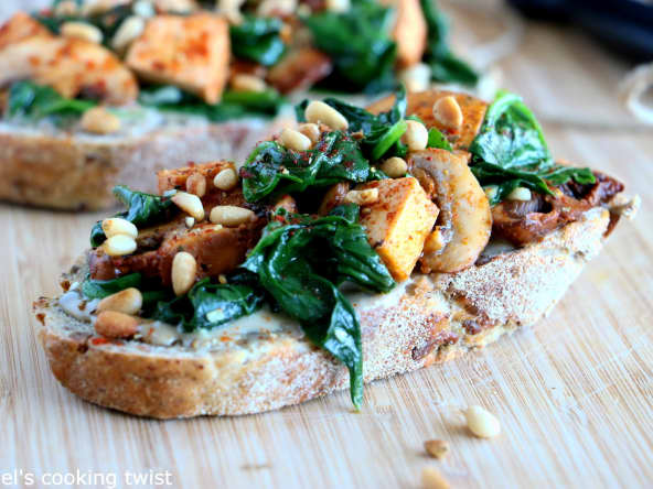 Toats vegan aux épinards et tofu fumé