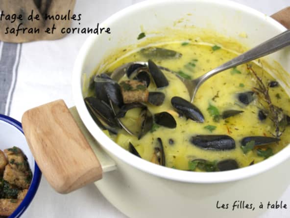 Potage aux moules, safran et coriandre