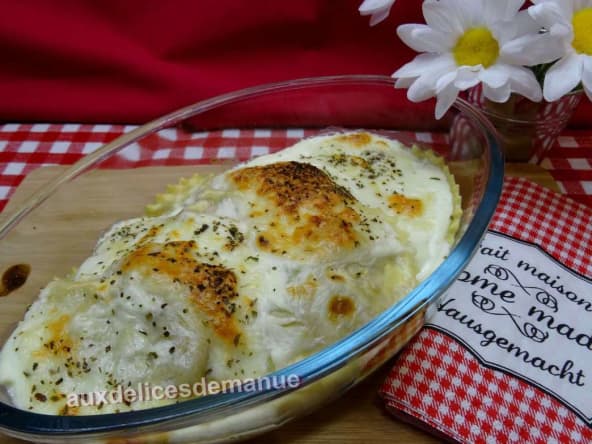 Raviolis aux champignons et Serrano, gratinés à la crème épaisse et mozzarella