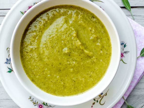 Soupe de brocolis au macis