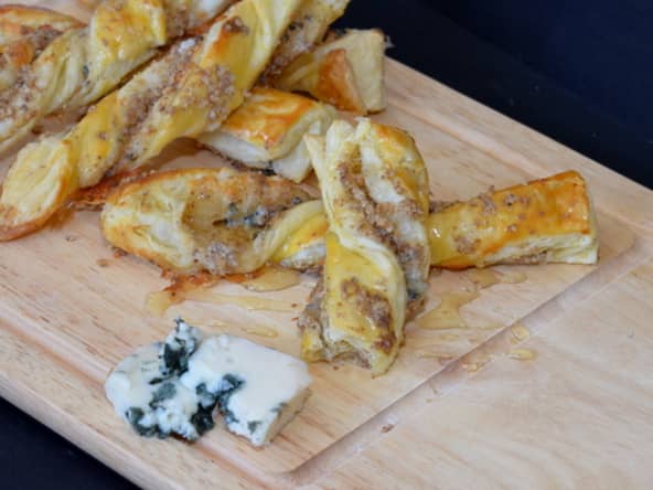 Torsades apéritives au roquefort et aux noix