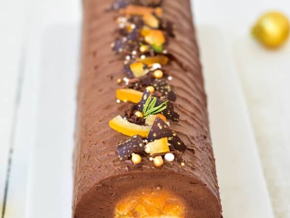 Bûche de Noël chocolat au lait et clémentine