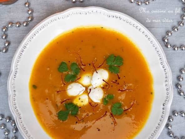 Velouté de potiron à la coriandre et oeufs de caille pochés