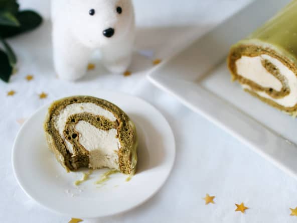 Bûche de Noël au matcha, chocolat blanc et vanille