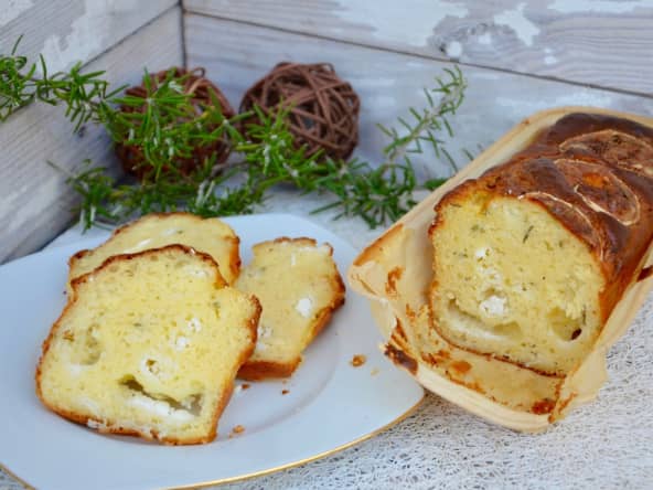 Cake chèvre, miel et romarin