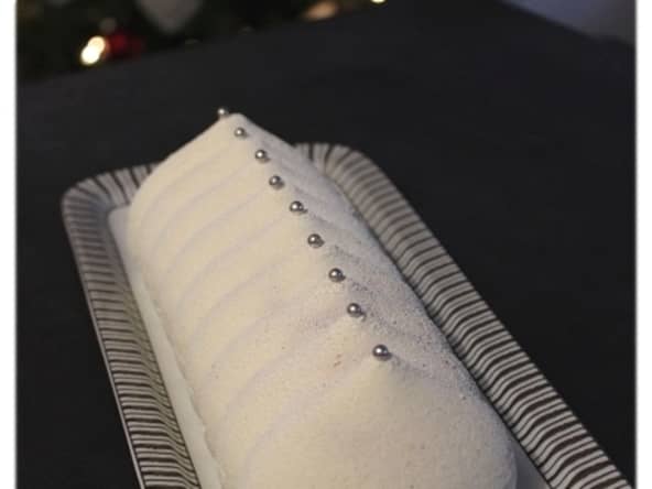Bûche mousse citron gelée framboise