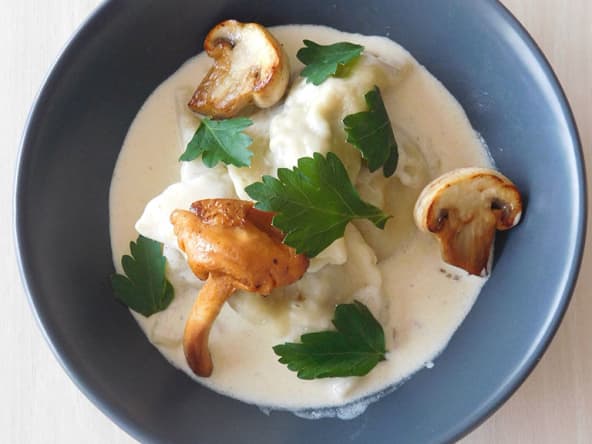 Ravioles de champignons, sauce crémée