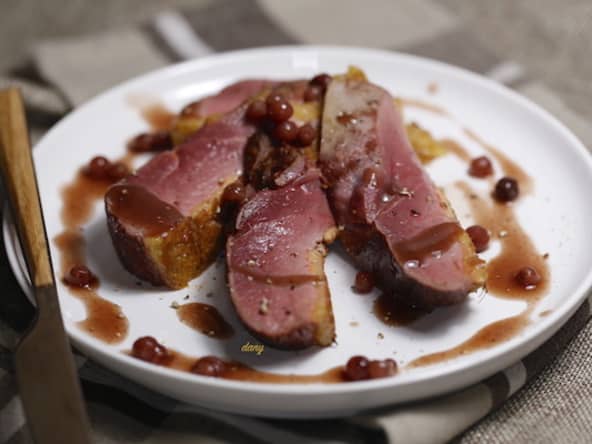 Magret de canard aux airelles