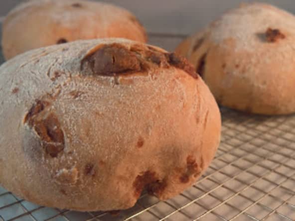 Petit pain gourmand fourré au chocolat