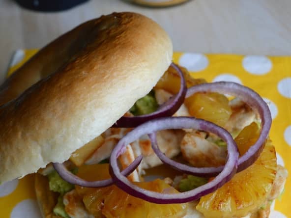Bagel au poulet et à l'ananas