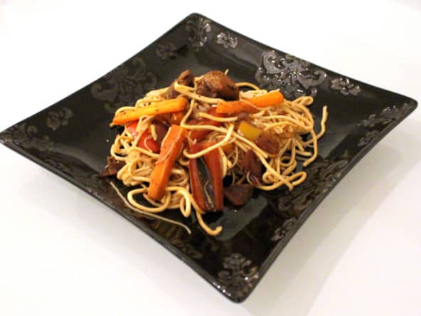 Nouilles chinoises sautées parfumées aux 4 épices