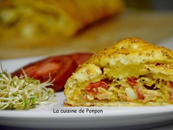 Feuilleté tressé au thon, olives et épices 