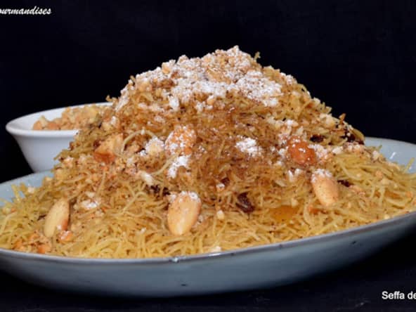 Seffa de vermicelles aux amandes et raisins secs