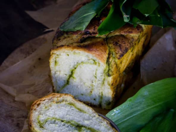 Brioche à l'ail des ours et à l'huile d'olive