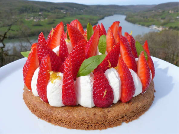Tarte aux fraises, ganache montée à la verveine citron