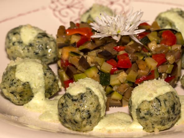 Gnudi ricotta épinards, crème de ricotta à l’ail des ours